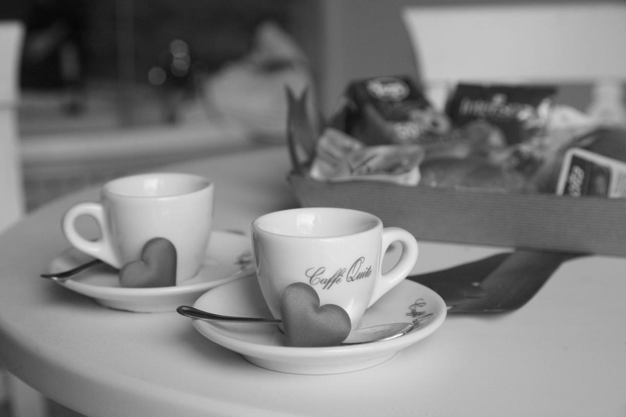 Gold94 Bed & Breakfast Napoli Bagian luar foto