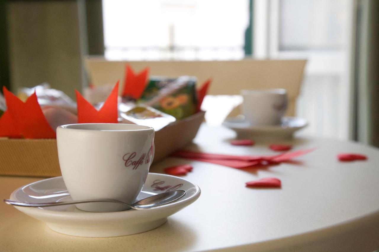 Gold94 Bed & Breakfast Napoli Bagian luar foto