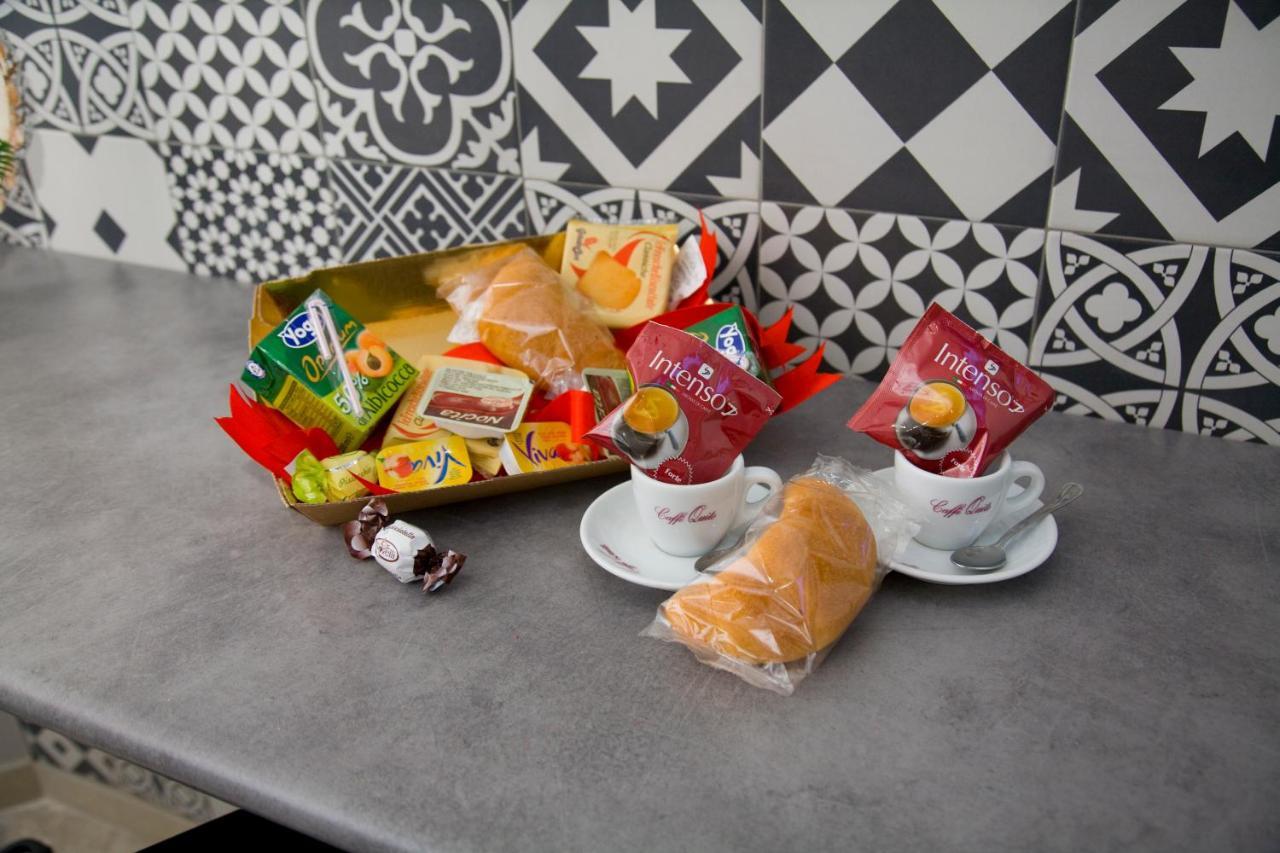 Gold94 Bed & Breakfast Napoli Bagian luar foto