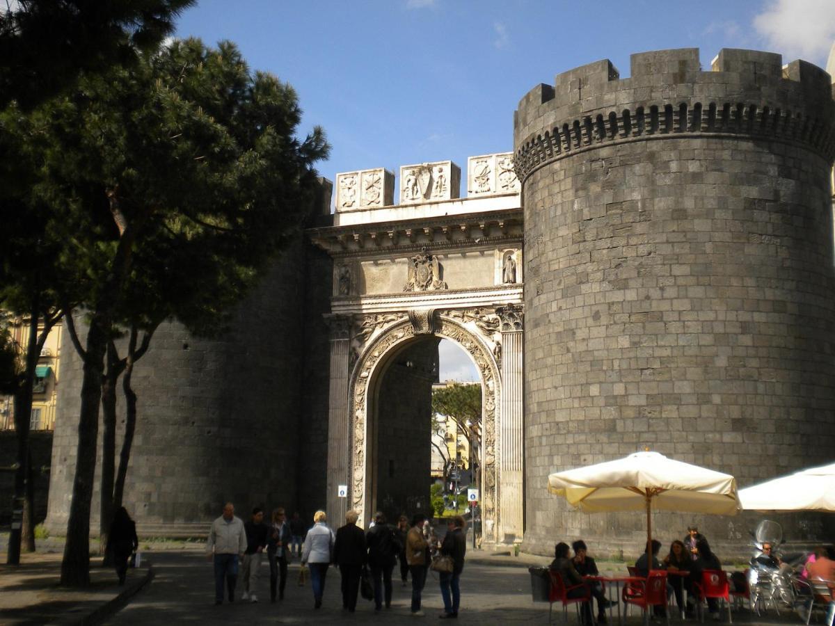 Gold94 Bed & Breakfast Napoli Bagian luar foto