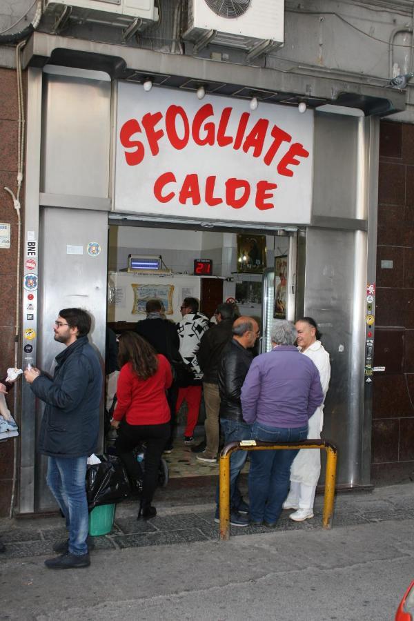 Gold94 Bed & Breakfast Napoli Bagian luar foto