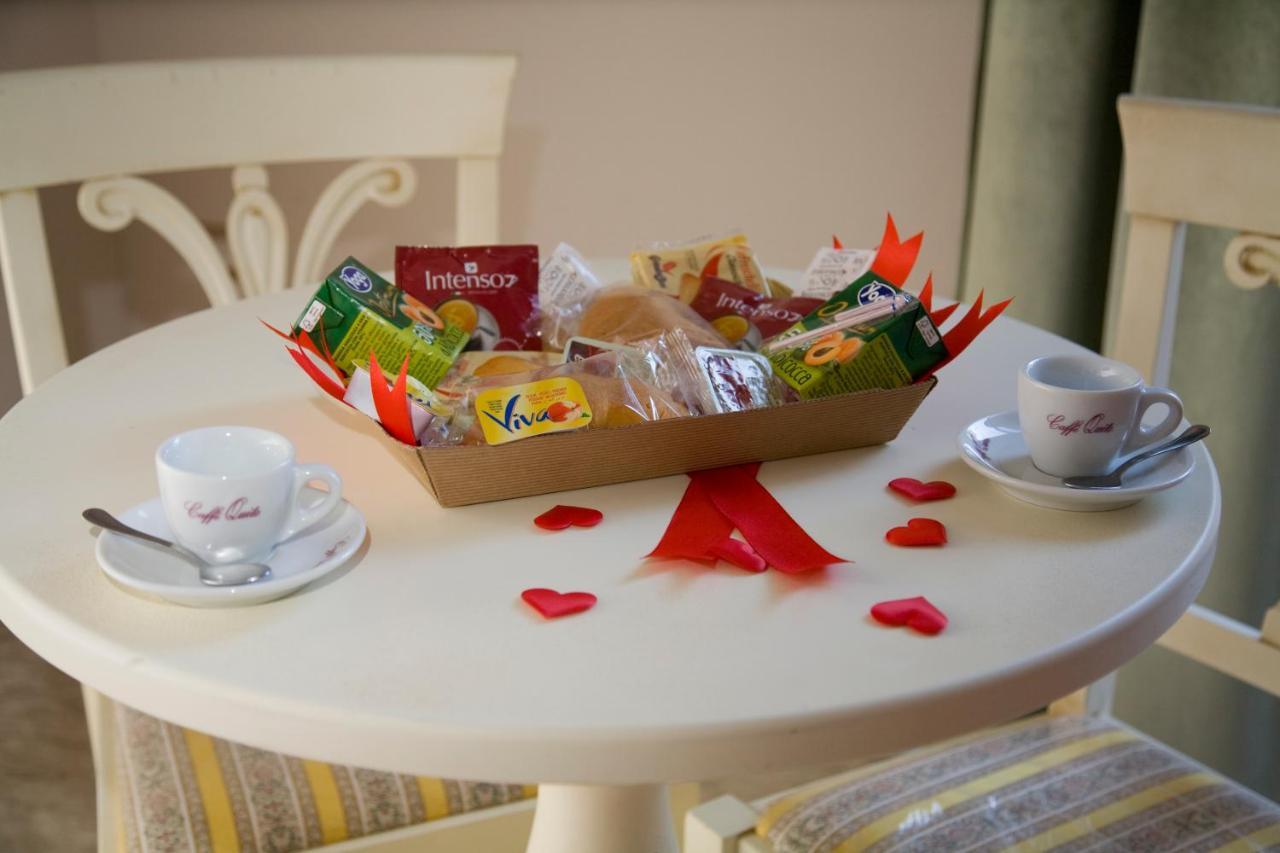Gold94 Bed & Breakfast Napoli Bagian luar foto