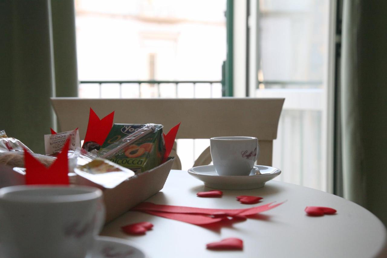 Gold94 Bed & Breakfast Napoli Bagian luar foto