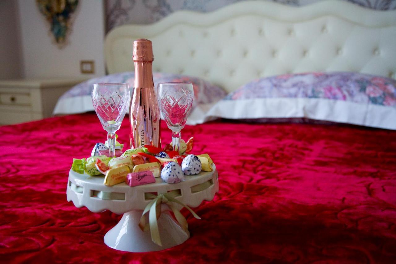 Gold94 Bed & Breakfast Napoli Bagian luar foto