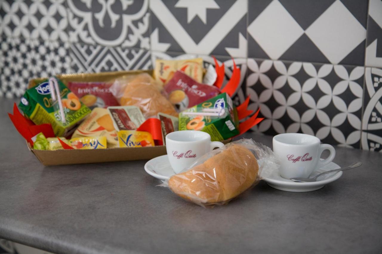 Gold94 Bed & Breakfast Napoli Bagian luar foto