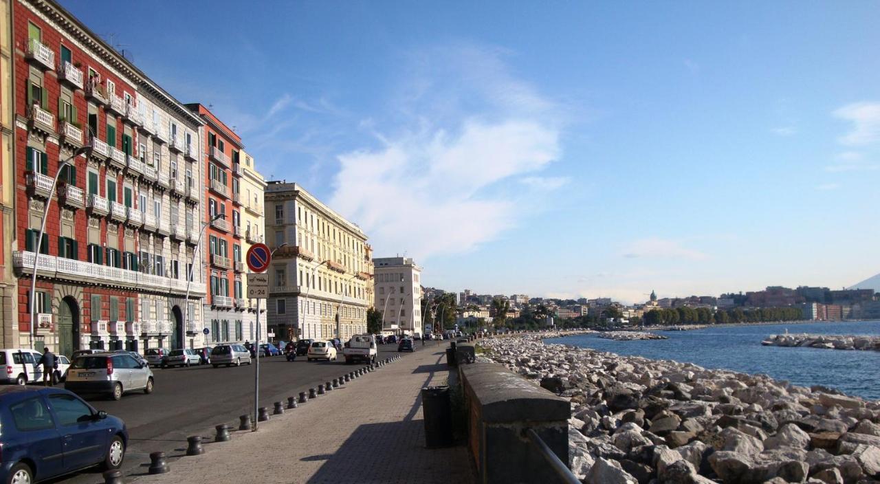 Gold94 Bed & Breakfast Napoli Bagian luar foto