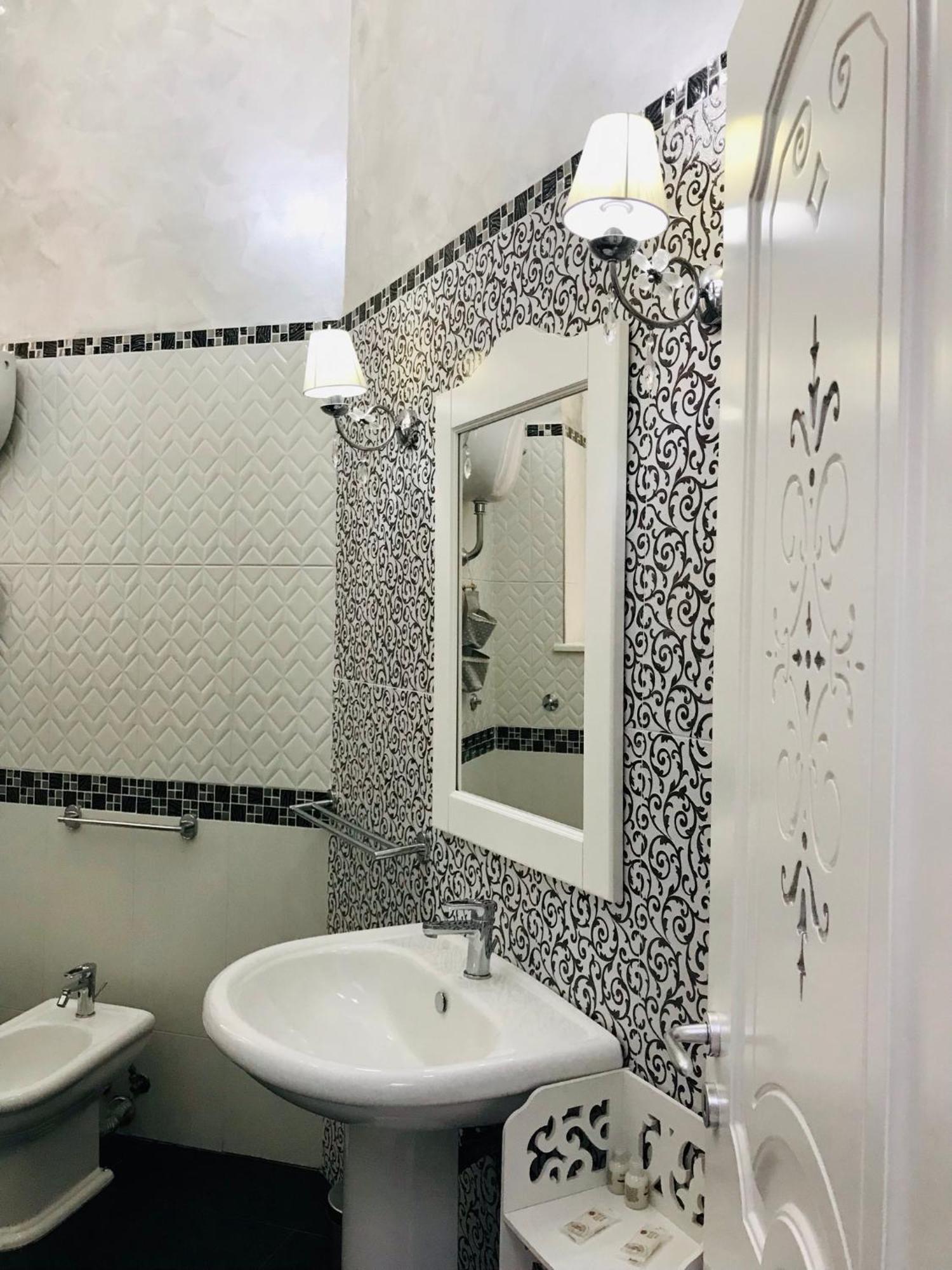 Gold94 Bed & Breakfast Napoli Bagian luar foto