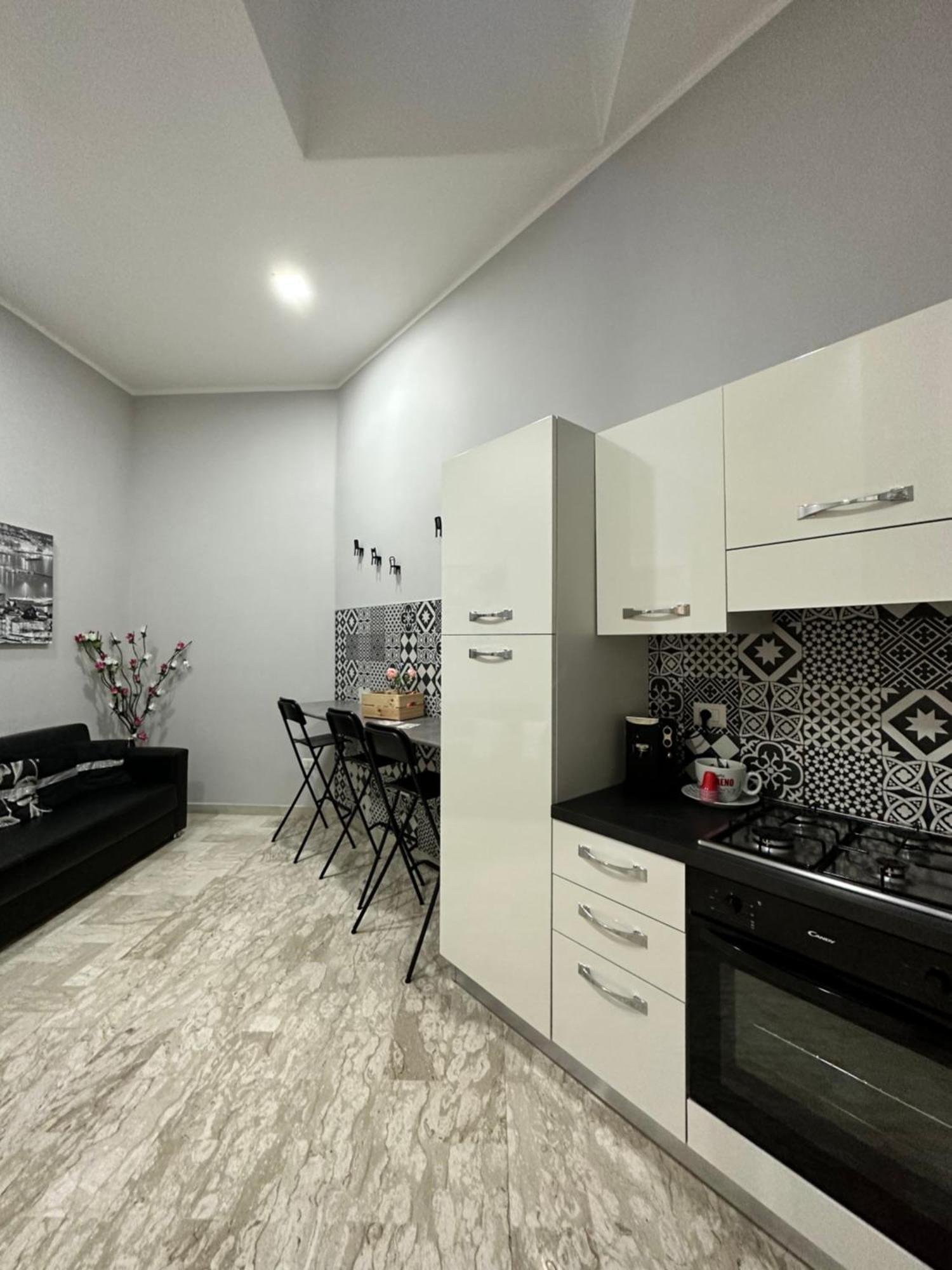 Gold94 Bed & Breakfast Napoli Bagian luar foto