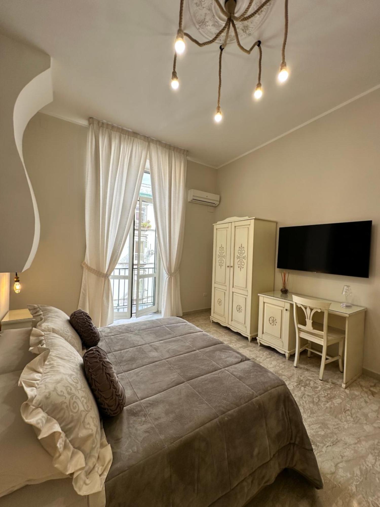 Gold94 Bed & Breakfast Napoli Bagian luar foto