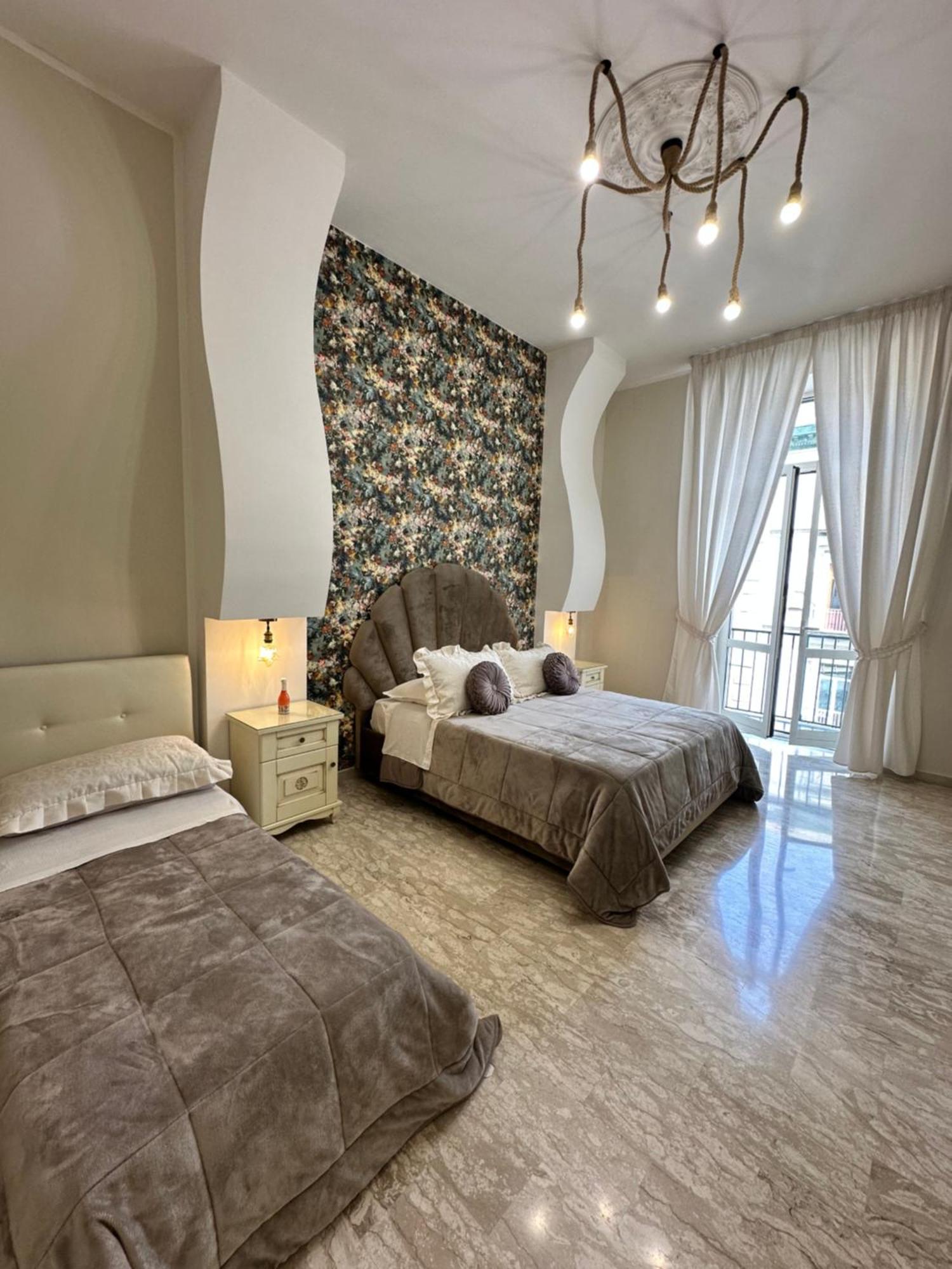 Gold94 Bed & Breakfast Napoli Bagian luar foto