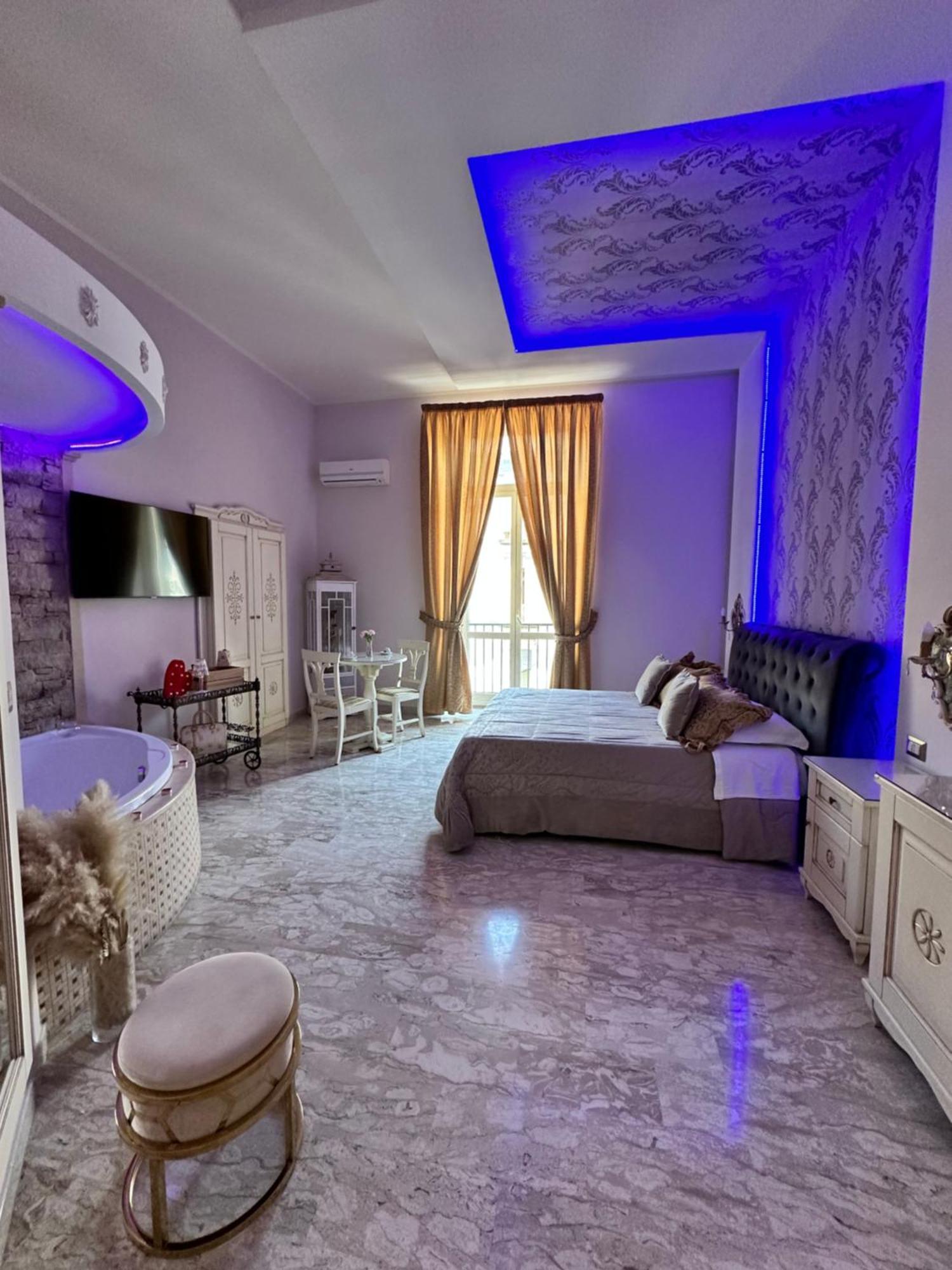 Gold94 Bed & Breakfast Napoli Bagian luar foto